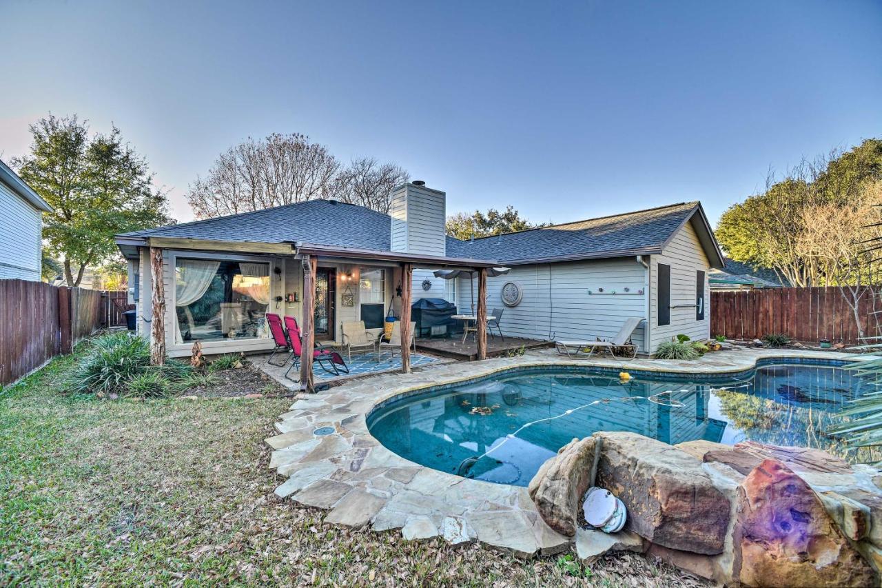 Peaceful San Antonio Oasis With Private Pool And Grill Villa Bagian luar foto