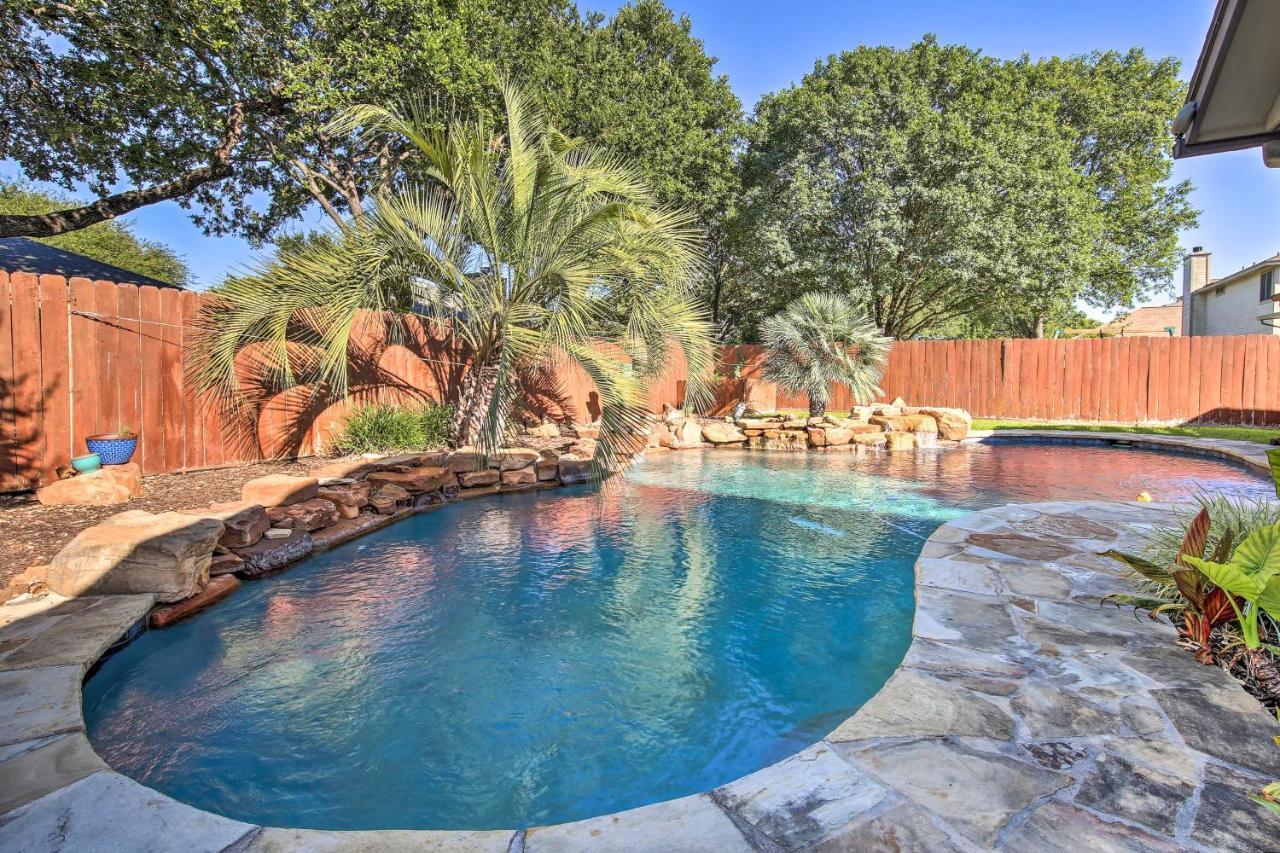 Peaceful San Antonio Oasis With Private Pool And Grill Villa Bagian luar foto