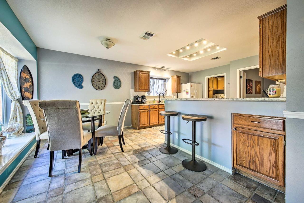Peaceful San Antonio Oasis With Private Pool And Grill Villa Bagian luar foto