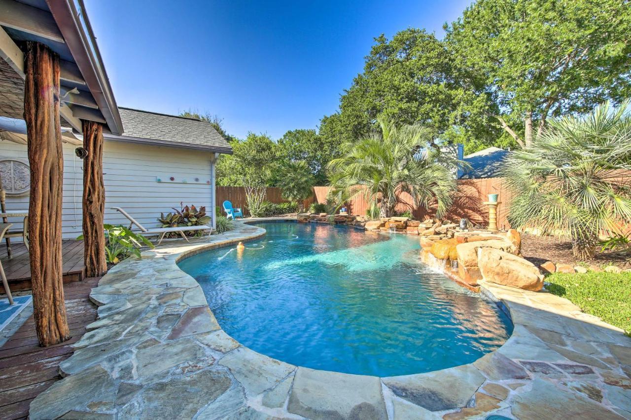 Peaceful San Antonio Oasis With Private Pool And Grill Villa Bagian luar foto